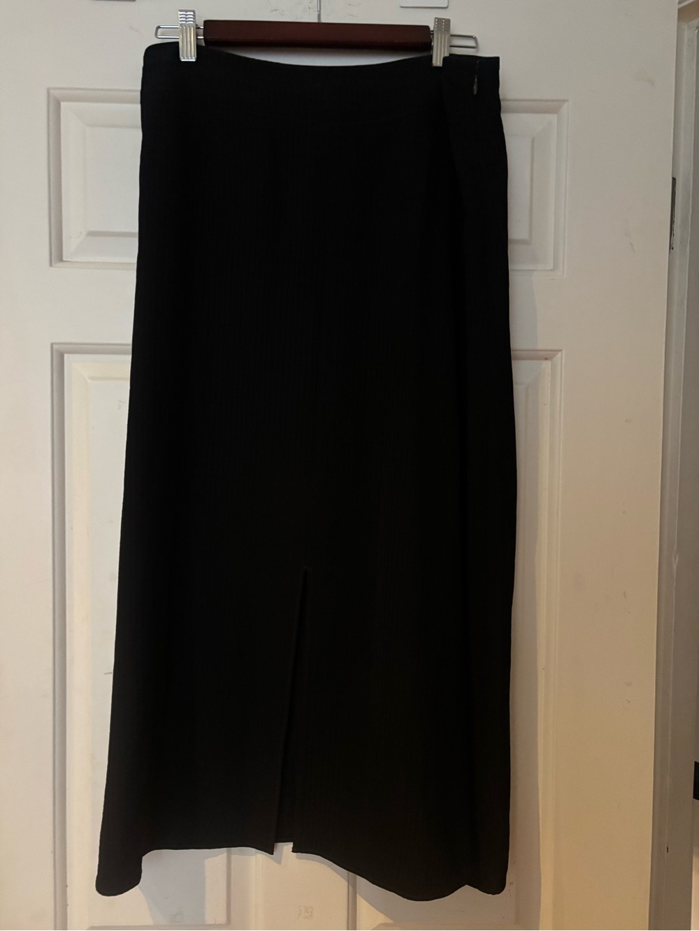 Everlane Black Women's Midi Skirt - Sleek Front Slit
